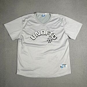 Undefeated Shirt Mens Medium Gray Jersey Casual Preppy Streetwear Spellout‎ Logo